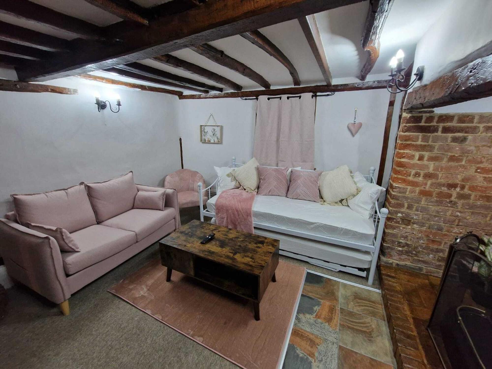 Two Bedroom Grade Ll Cottage At Az Luxury Stays Honey Horsefield With Wifi And Free Parking Hundon المظهر الخارجي الصورة